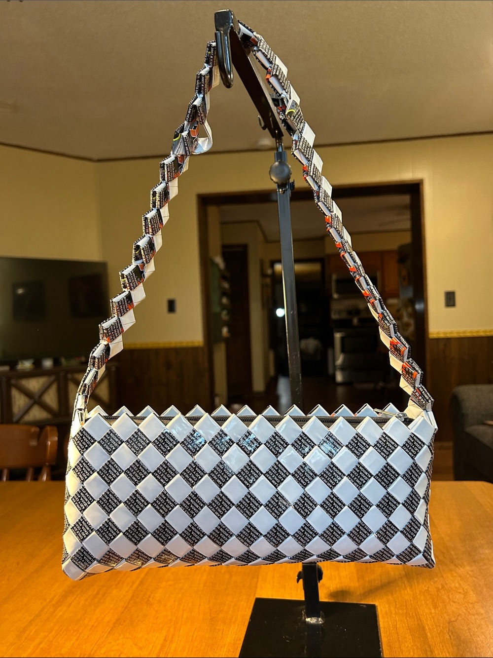 Candy Wrapper Woven Check Pattern Shoulder Bag - Black & White